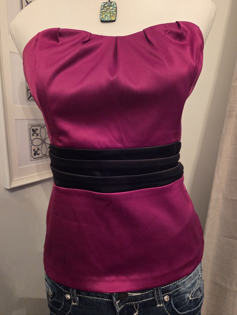 2000s Le Chateau Strapless Satin Sweetheart Neckline Corset Top Magenta/Black